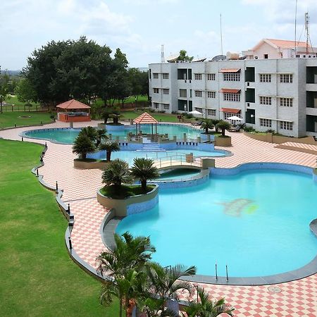 Bidadi Eagleton - The Golf Resort מראה חיצוני תמונה